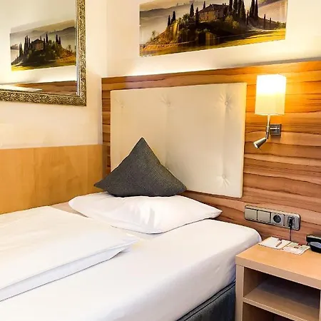 Ost Am Koe Hotel 3*
